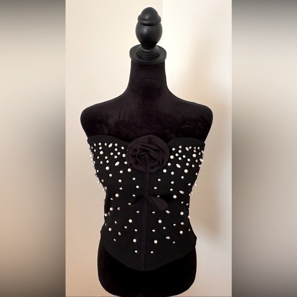 V🖤I🖤P. TOP - Picture 1 of 7